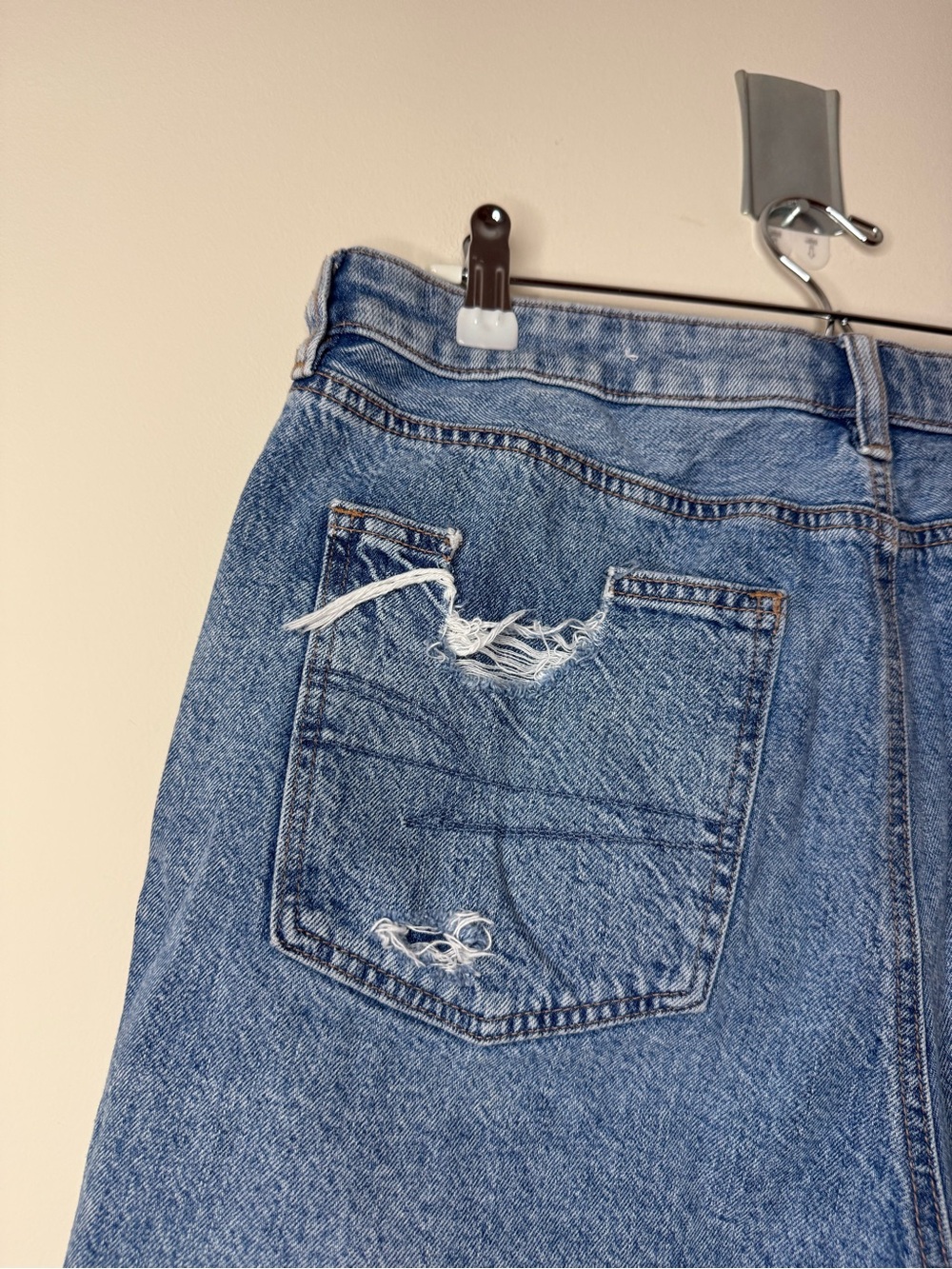 AMERICAN EAGLE Baggy Mom Short Distressed Ripped Shredded Summer Denim Shorts - Picture 5 of 7